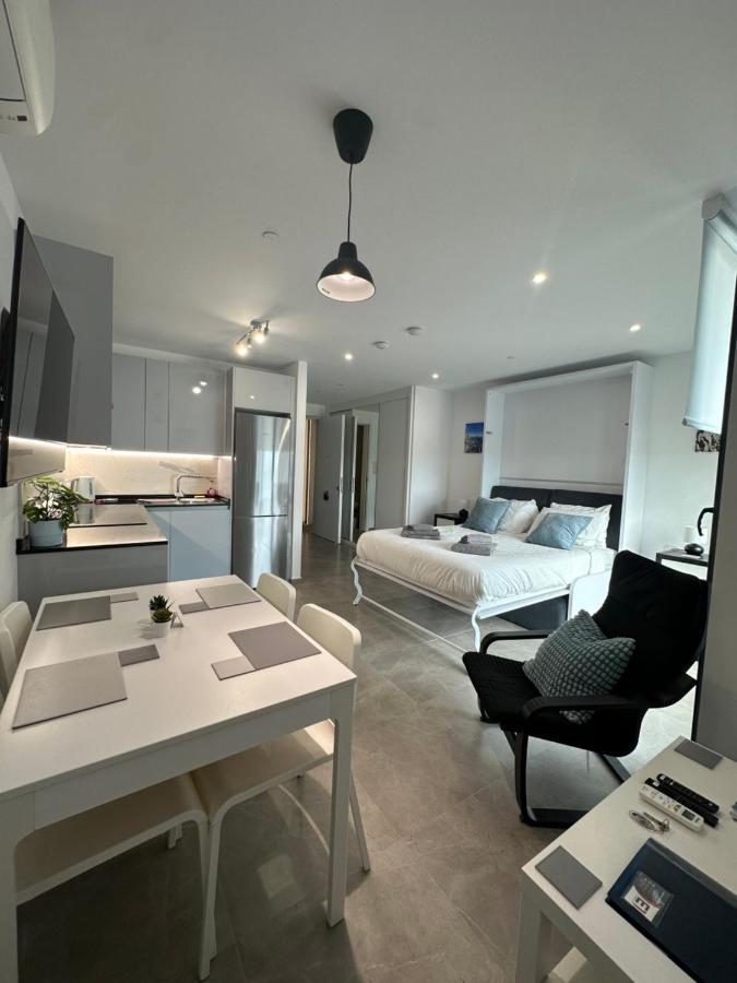 E1 Apartment High Level Sea View ยิบรอลตาร์ ภายนอก รูปภาพ